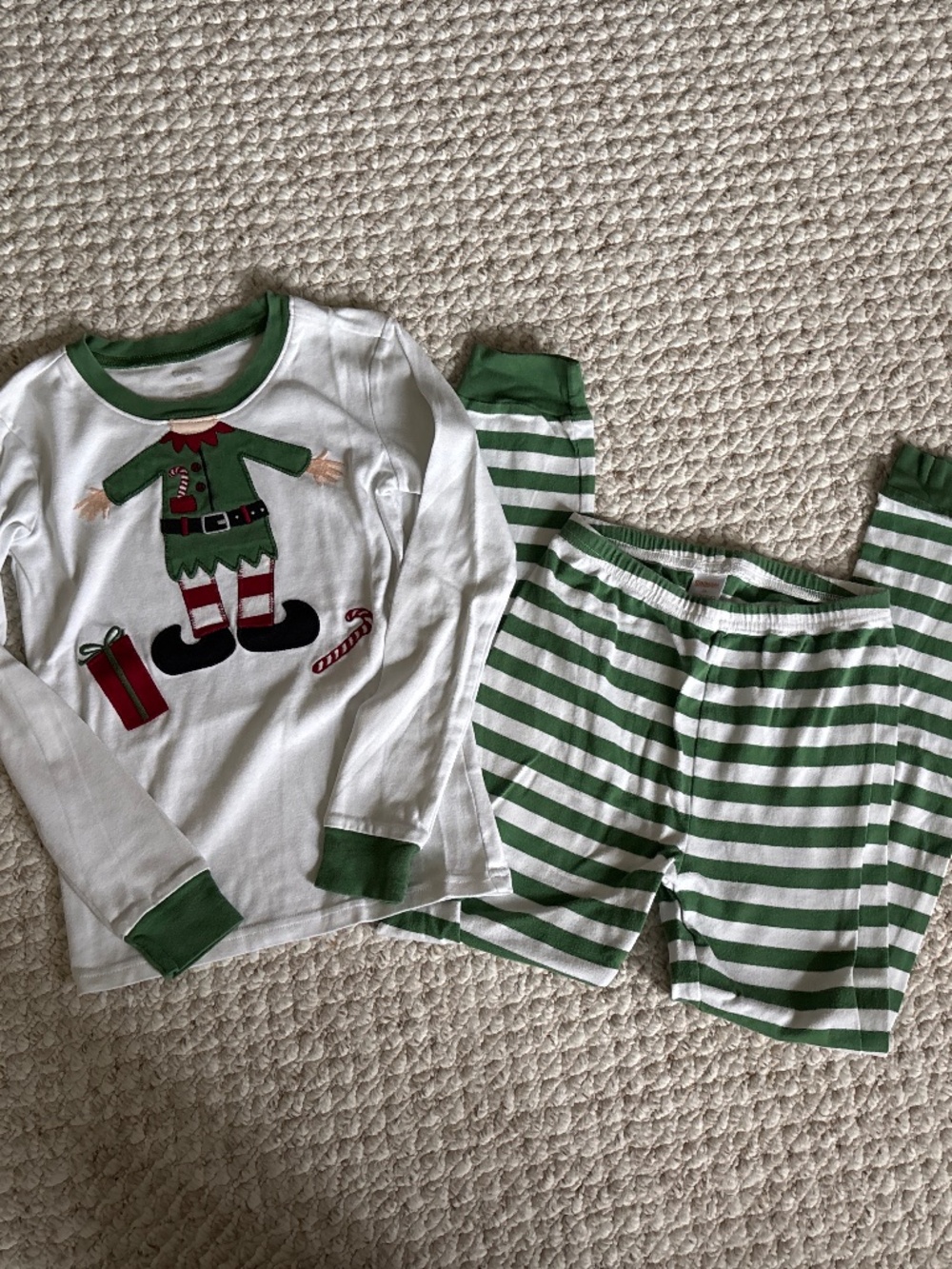 elf PAJAMAS - size 10